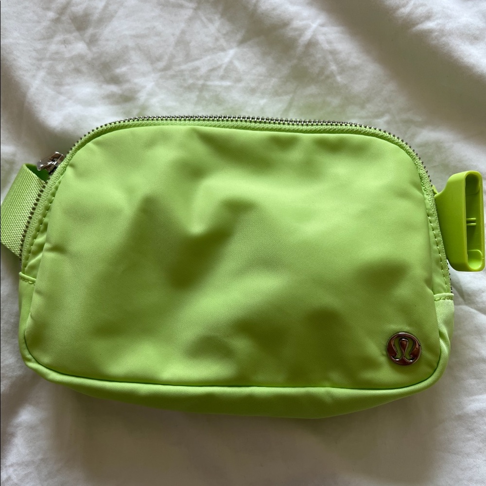Lulu lemon belt bag